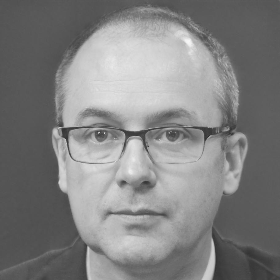 Portret instructor Răzvan Popa